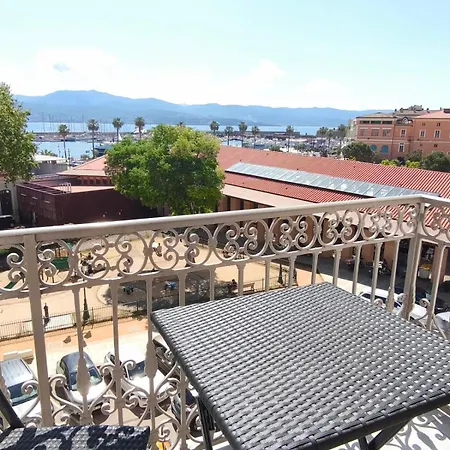Apartment 2-bedroom With Balcony And Sea View Ajaccio (Corsica)